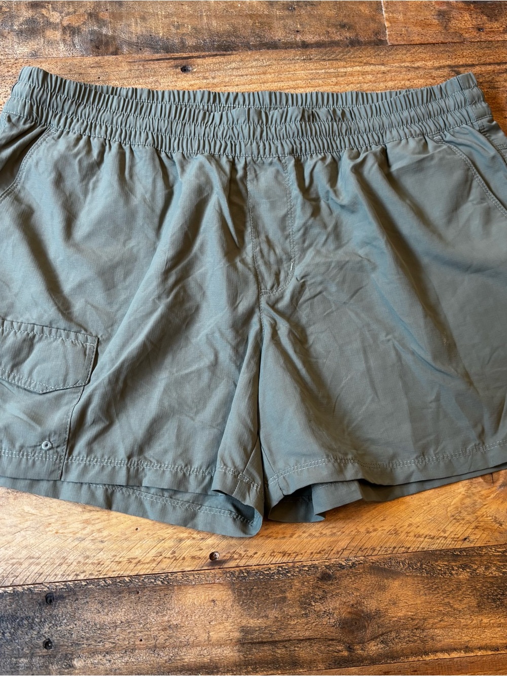 Columbia Olive Green Elastic Waist Casual Shorts